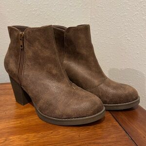 Brown Natural Reflections ankle boots
